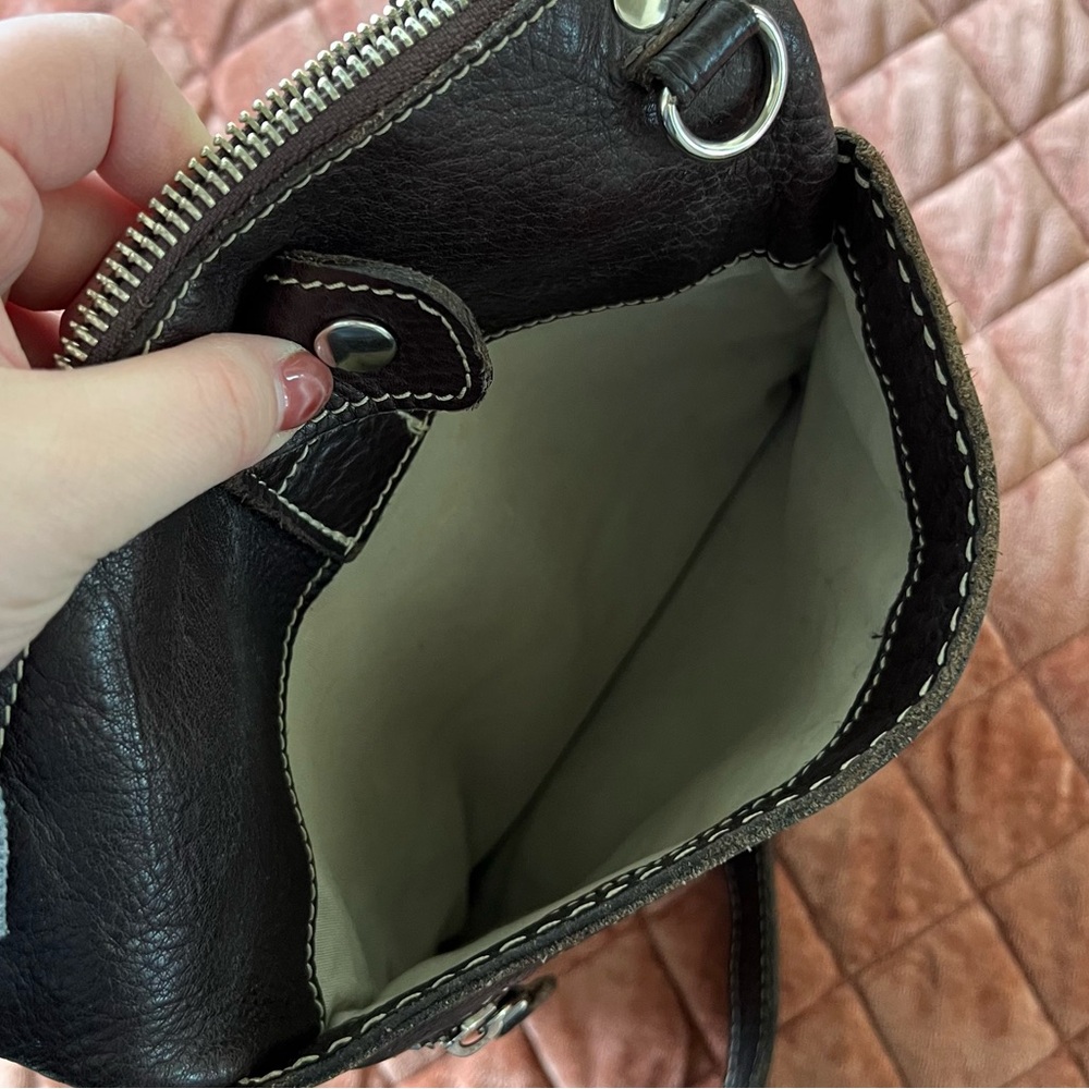 ROOTS Vintage Chocolate Brown Crossbody Leather Bag - Picture 10 of 11